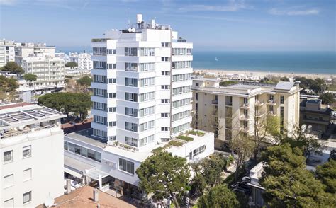 Il Nautilus, Viale Dante, 33, Riccione RN, Telefono +39 0541 141 